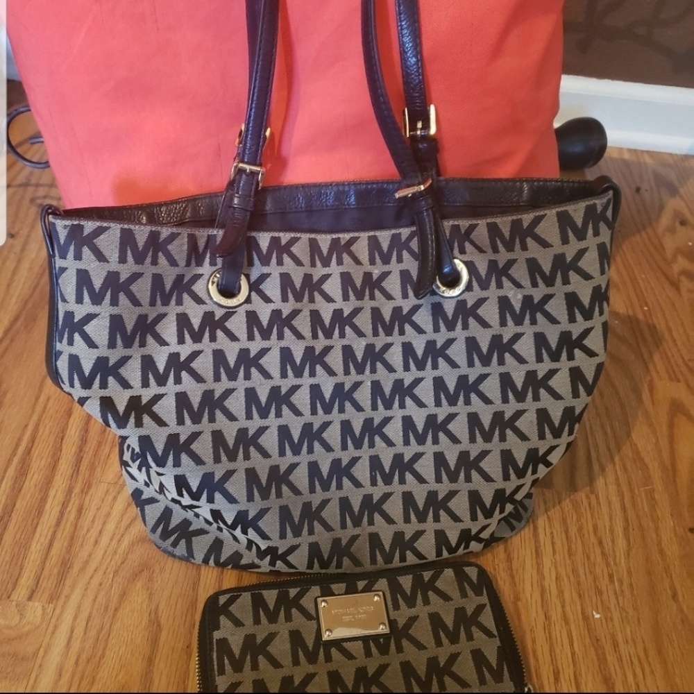 Micheal Kors Purse